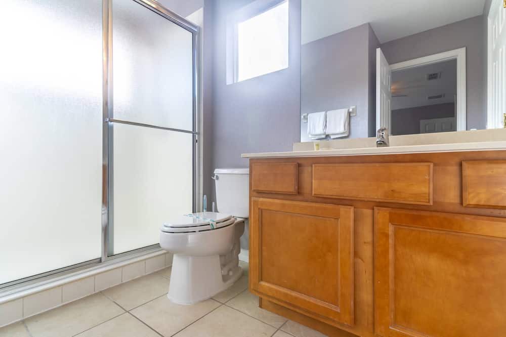 Photo of Bathroom in Watersong