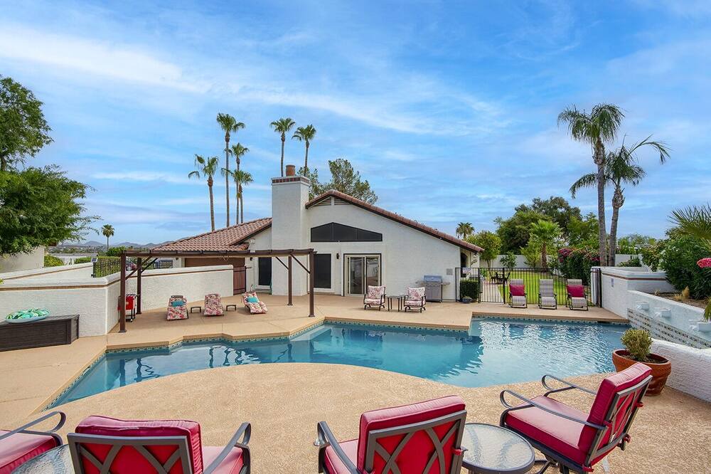 Photo of Outdoor in Paradise Valley Village