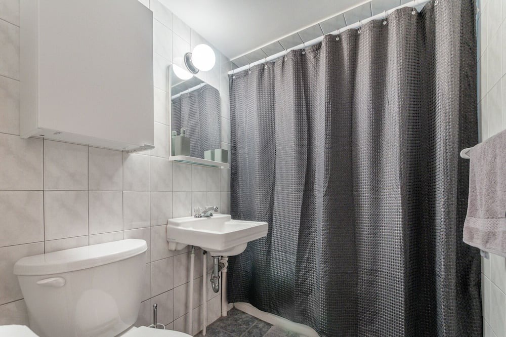 Photo of Bathroom in Wymbolwood Beach