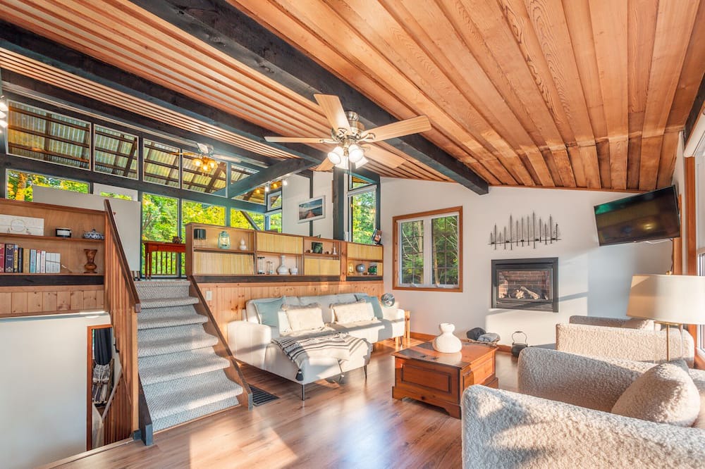 Photo of Livingroom in Wymbolwood Beach