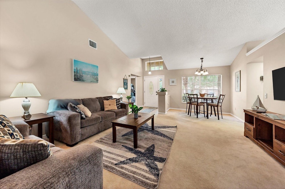 Photo of Livingroom in Valrico