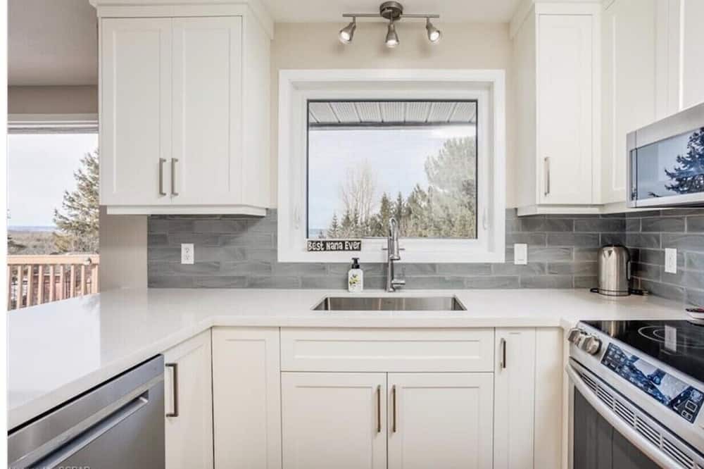 Photo of Kitchen in Meaford
