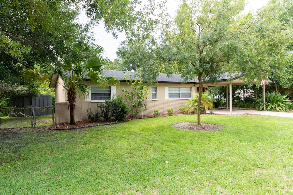 Photo of Outdoor in Azalea Park