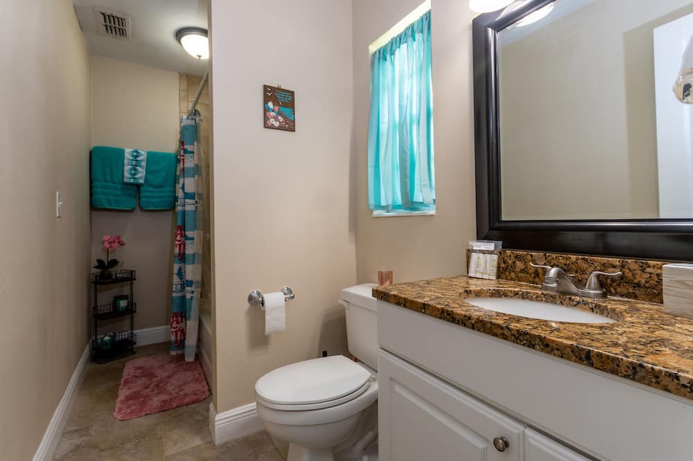 Photo of Bedroom in Azalea Park