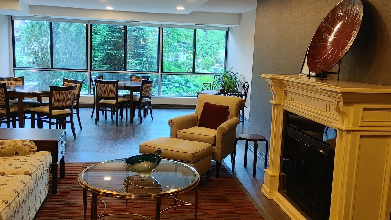 Photo of Livingroom in Lakeview
