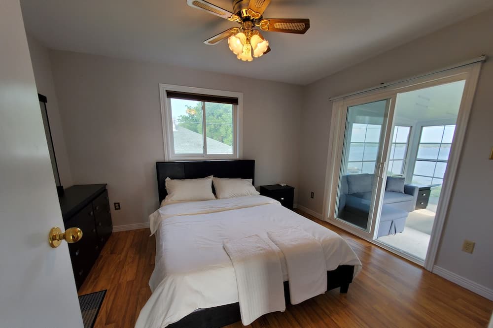 Photo of Bedroom in Deseronto