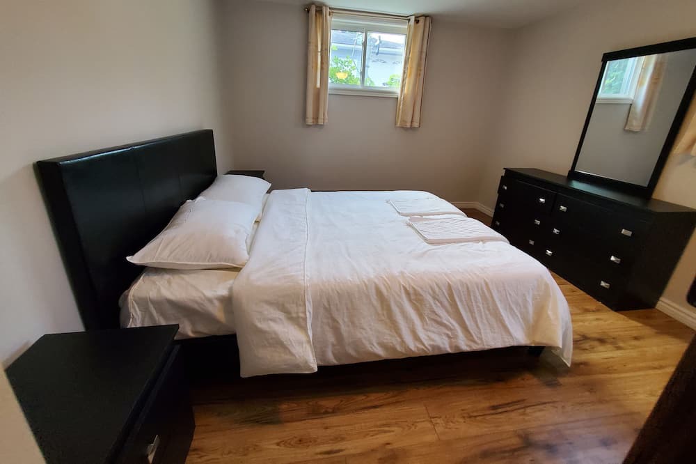 Photo of Bedroom in Deseronto