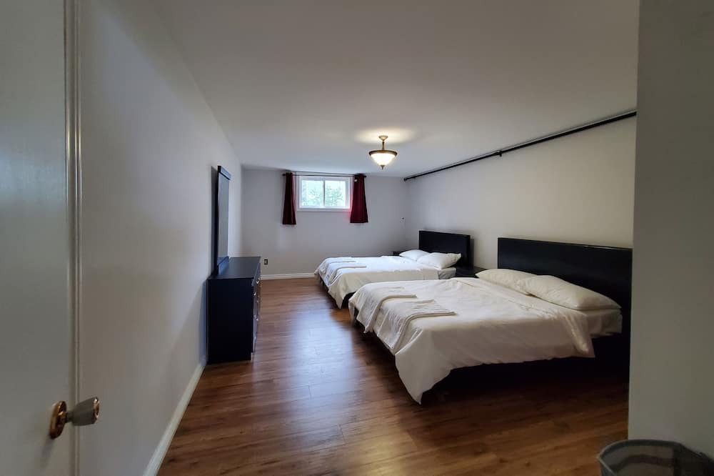 Photo of Bedroom in Deseronto