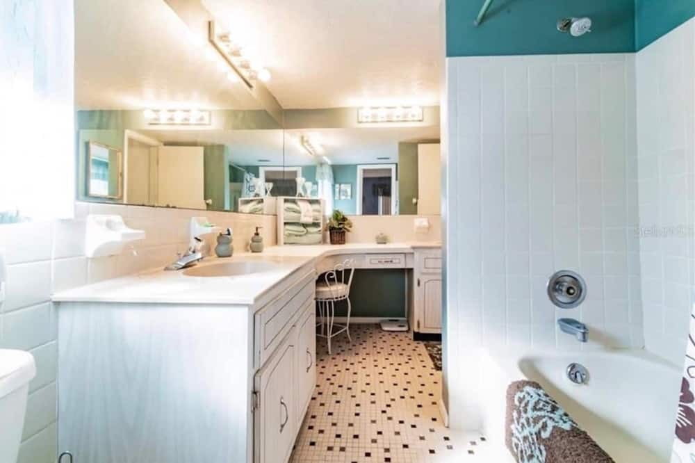 Photo of Bathroom in Tarpon Springs