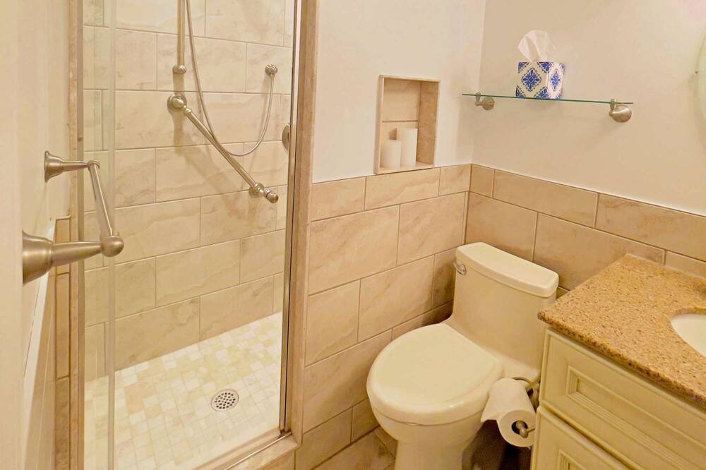 Photo of Bathroom in Craigleith