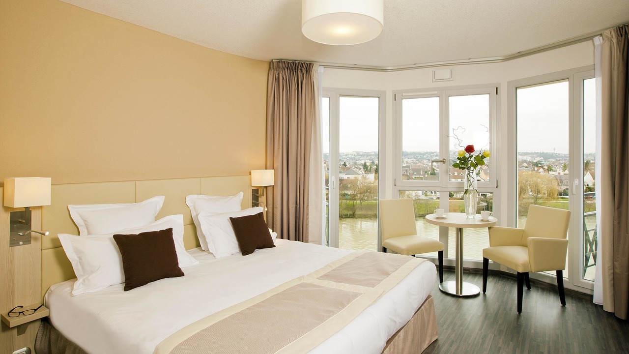 Photo of Bedroom in Neuilly-Plaisance