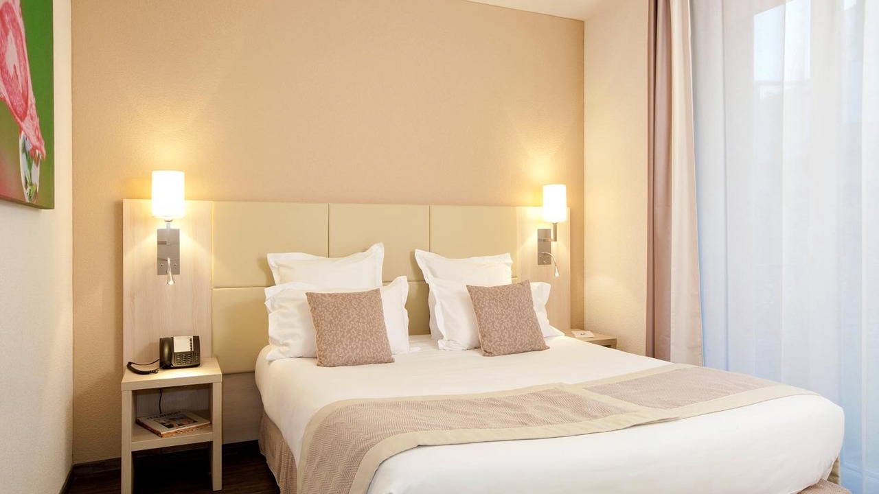 Photo of Bedroom in Neuilly-Plaisance