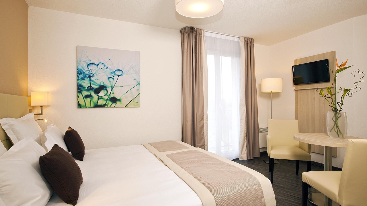 Photo of Bedroom in Neuilly-Plaisance