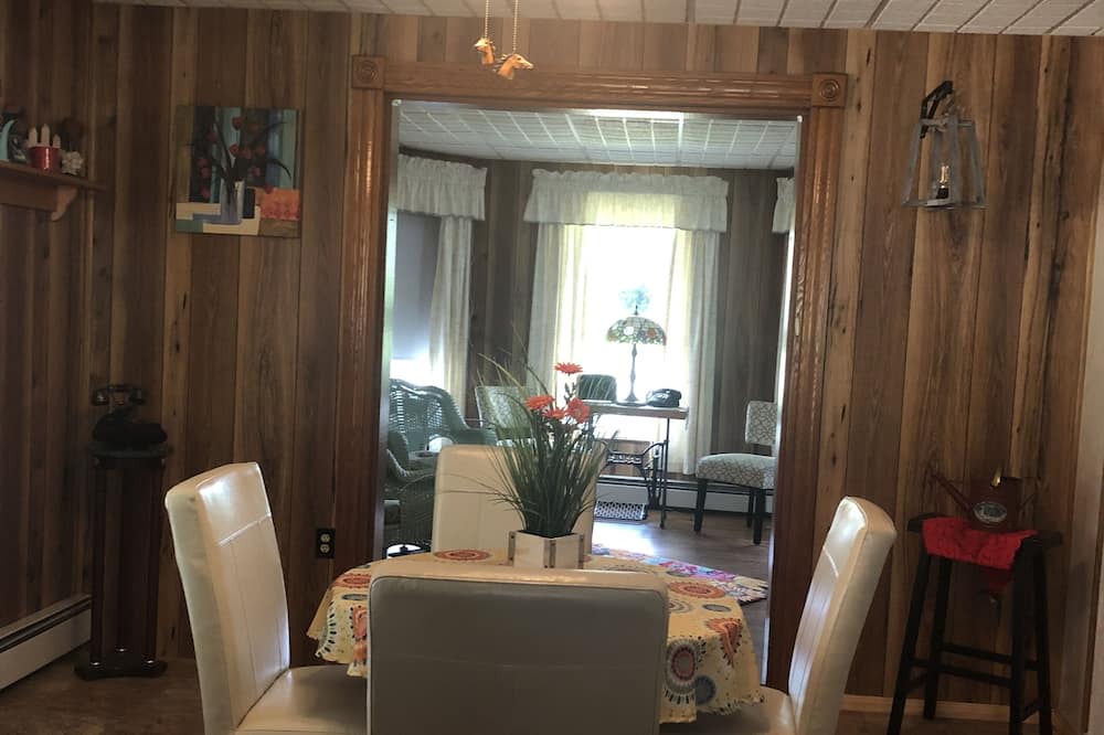 Photo of Bedroom in North Bend