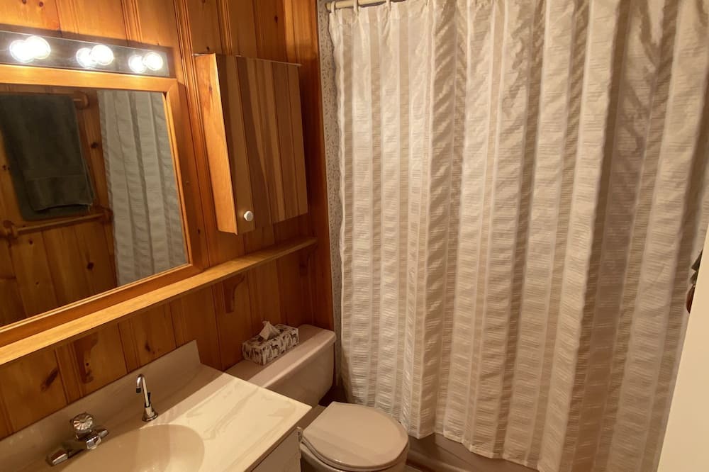 Photo of Bathroom in Minett