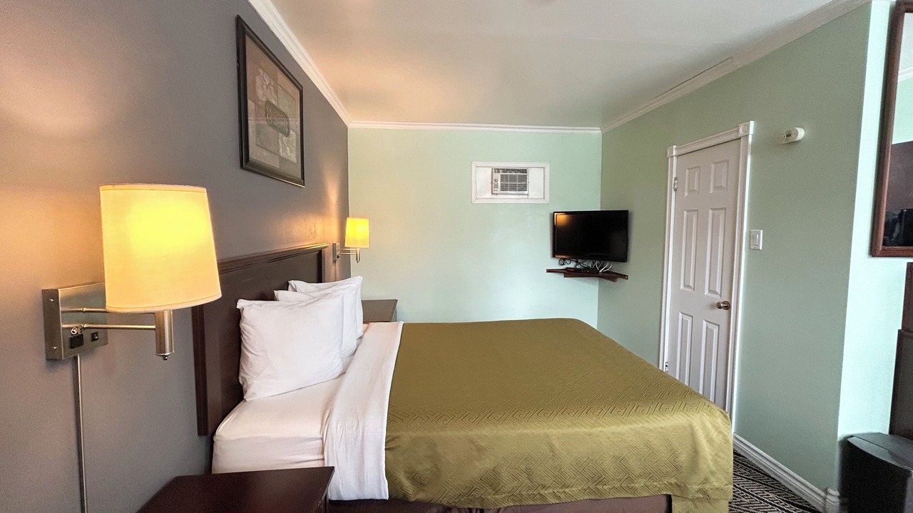 Photo of Bedroom in North Bay