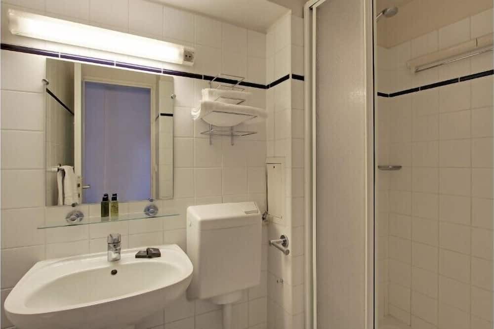 Photo of Bathroom in Les Lilas