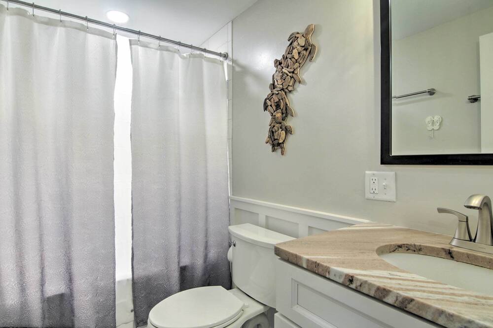 Photo of Bathroom in Caine Woods