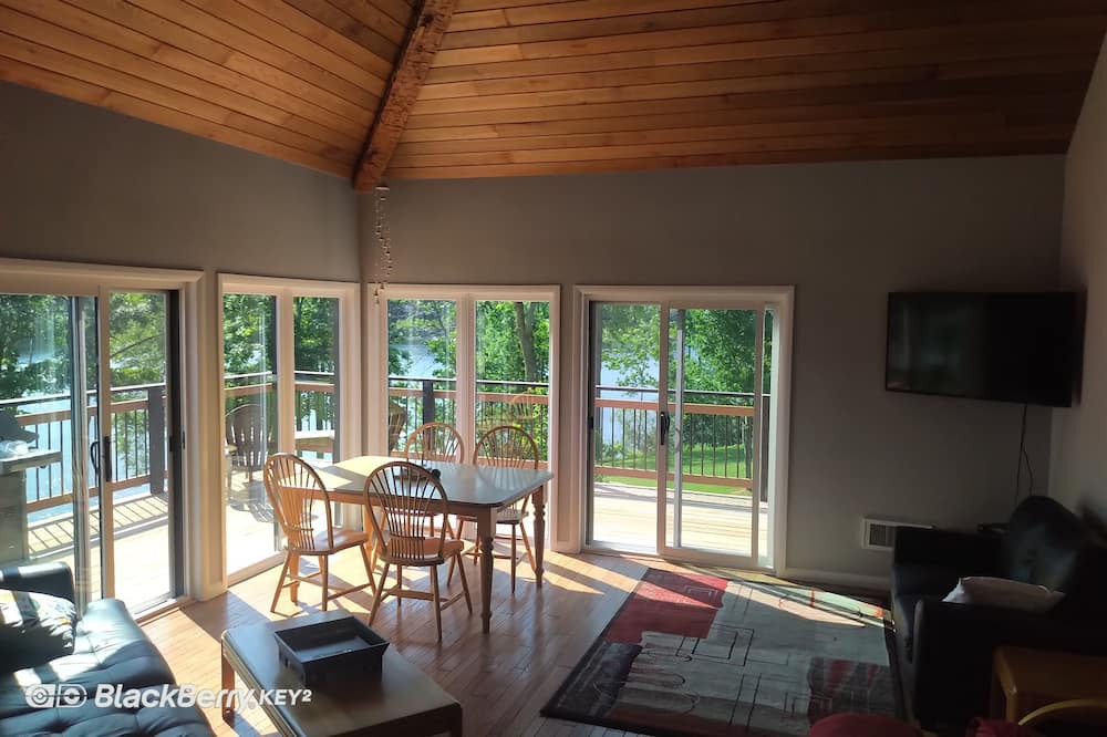 Photo of Livingroom in Mapleton