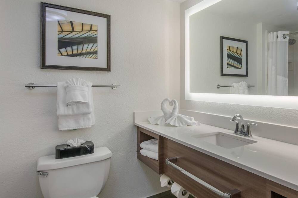 Photo of Bathroom in Tropic