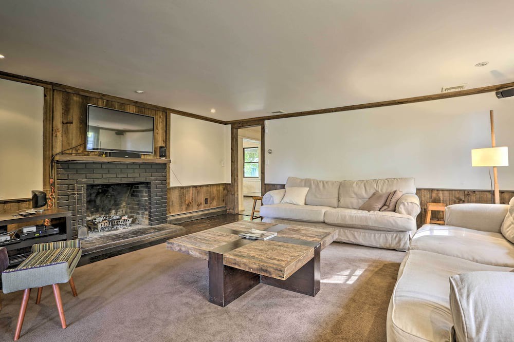 Photo of Livingroom in South Salem