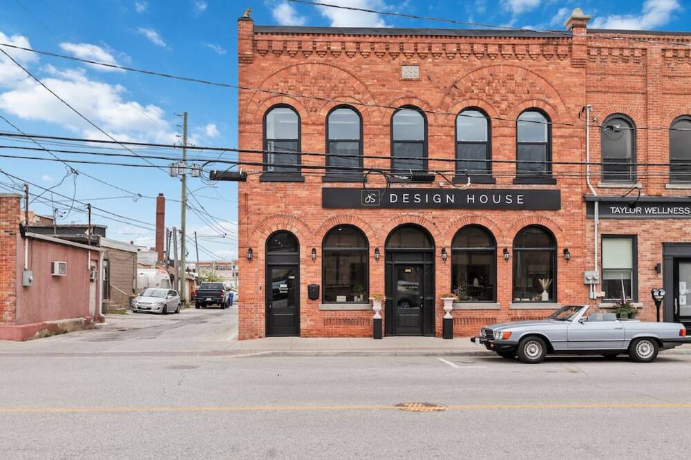 Photo of Others in Collingwood
