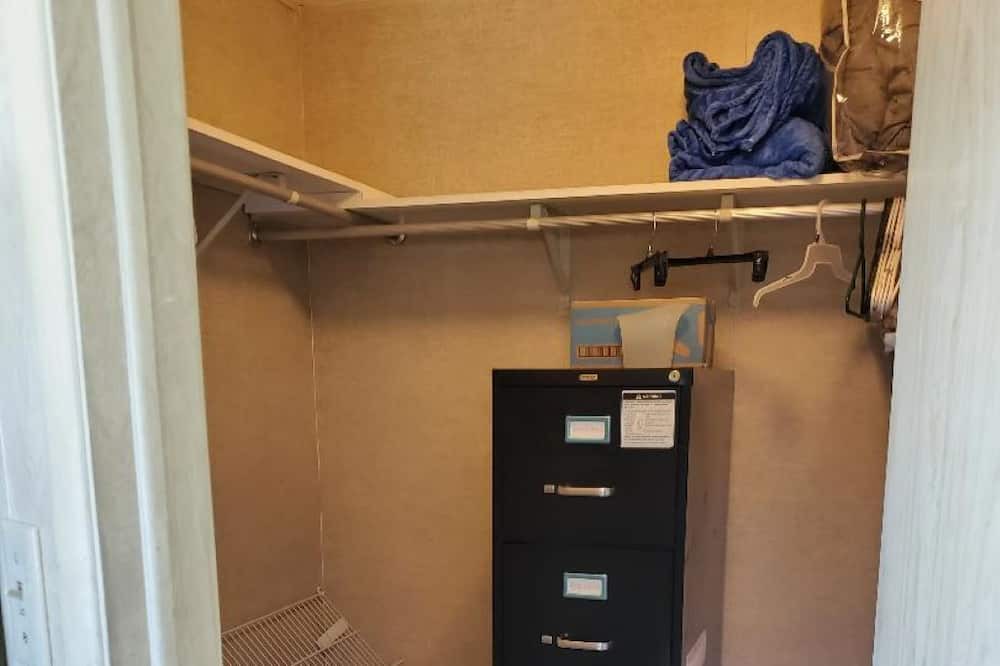 Photo of Bedroom in Auburndale