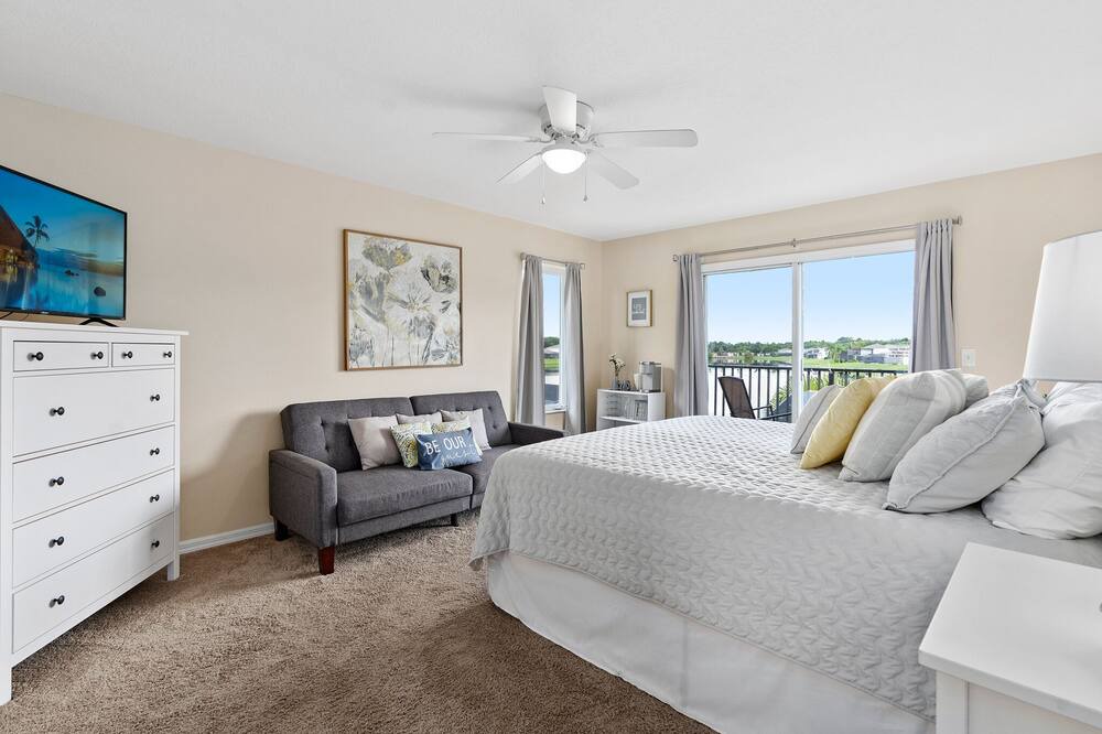 Photo of Bedroom in Sunset Lakes