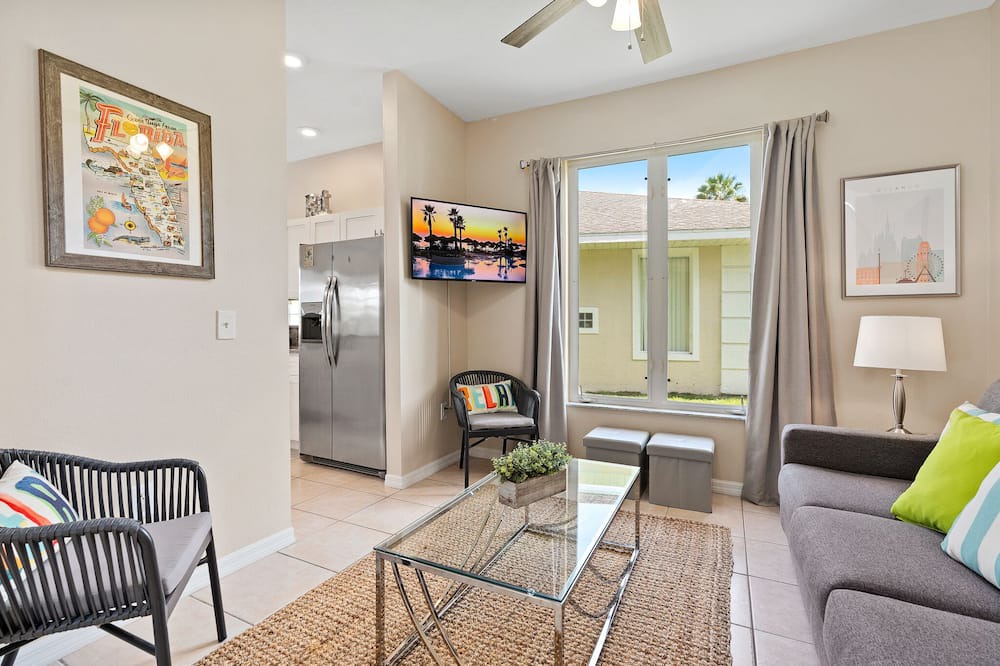 Photo of Bedroom in Sunset Lakes