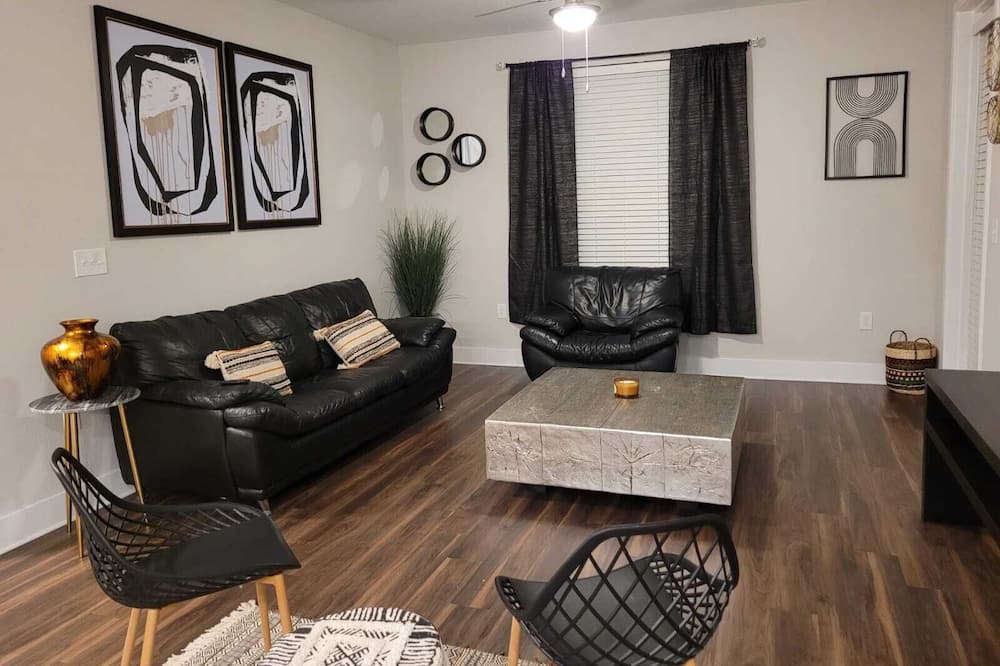 Photo of Livingroom in Kirkman North