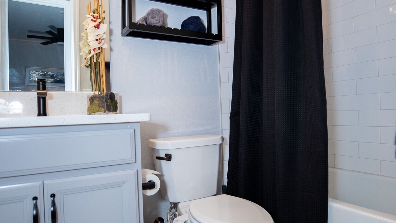 Photo of Bathroom in Colonialtown South