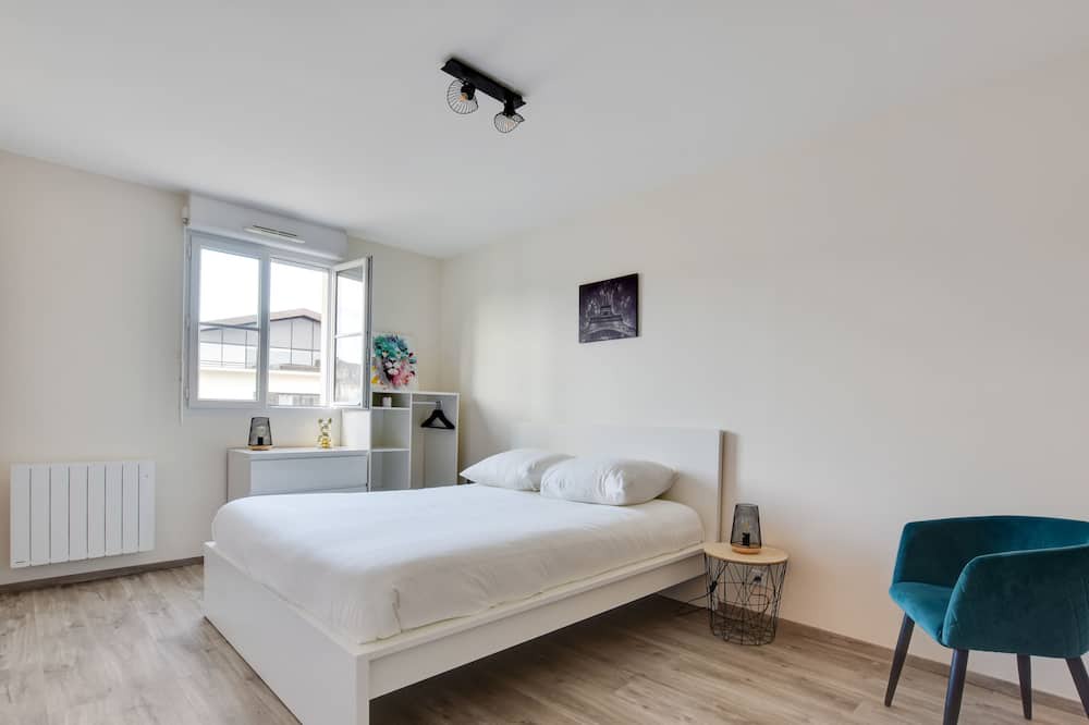 Photo of Bedroom in Magny-le-Hongre