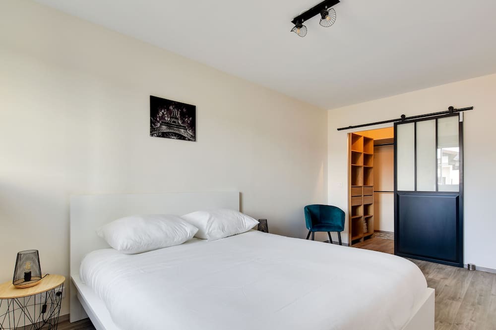 Photo of Bedroom in Magny-le-Hongre