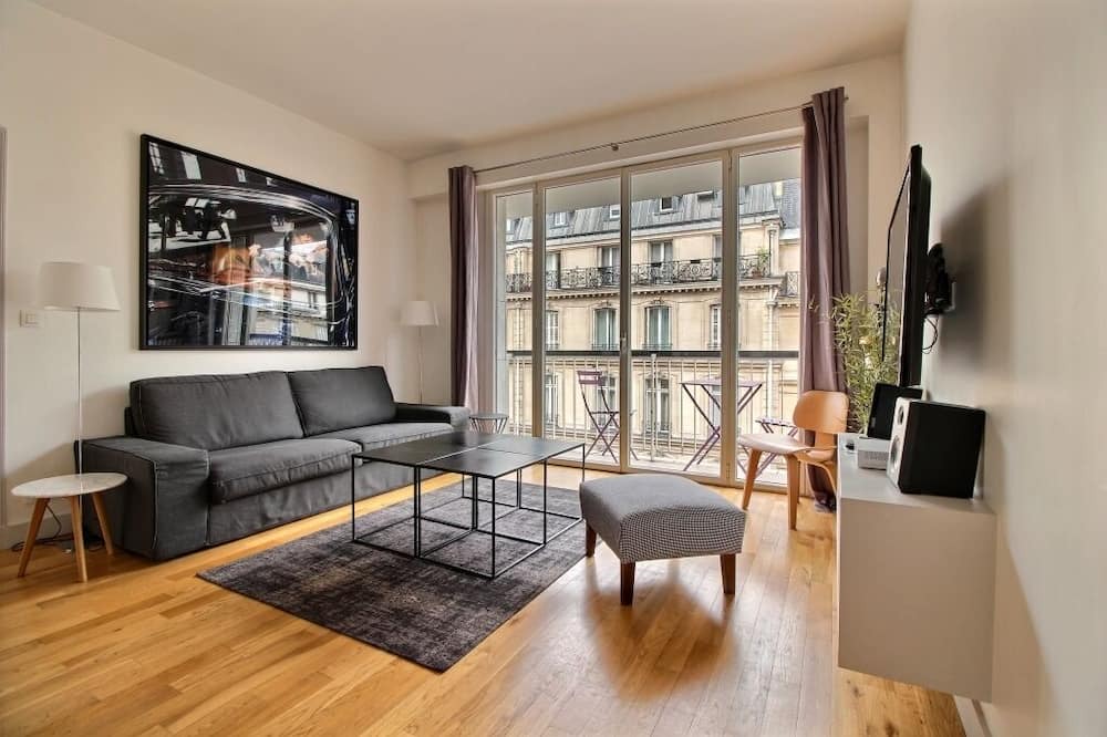 Photo of Livingroom in Champs-Elysees