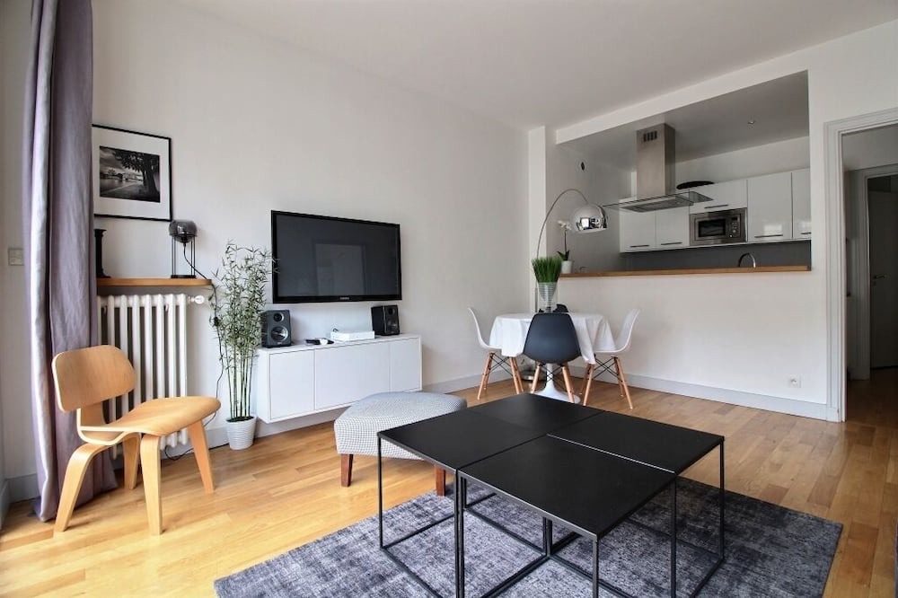 Photo of Livingroom in Champs-Elysees