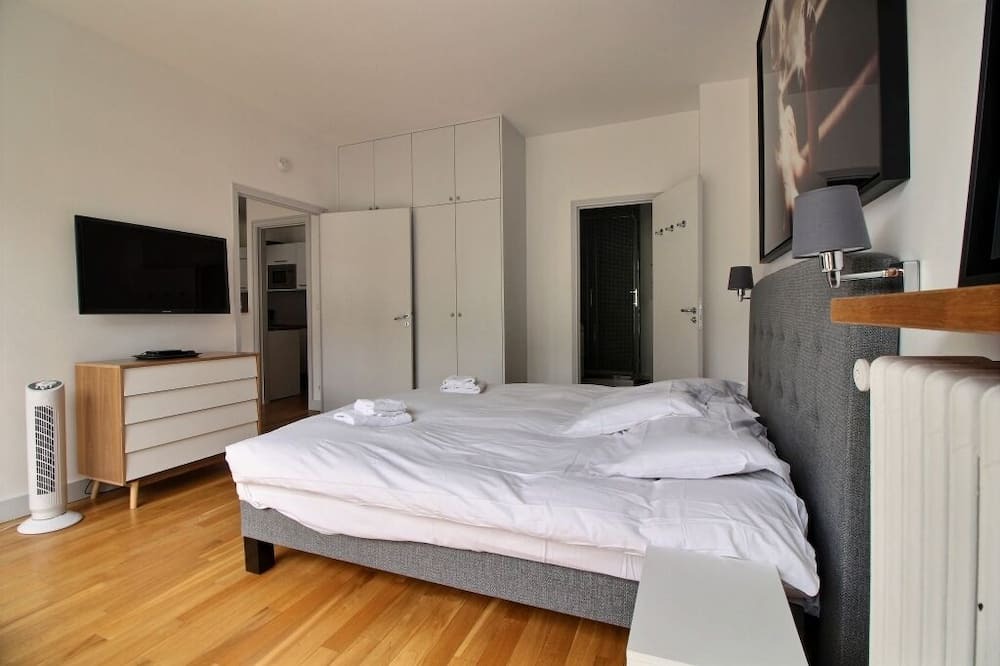 Photo of Bedroom in Champs-Elysees