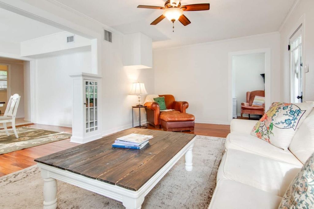 Photo of Livingroom in Dixieland