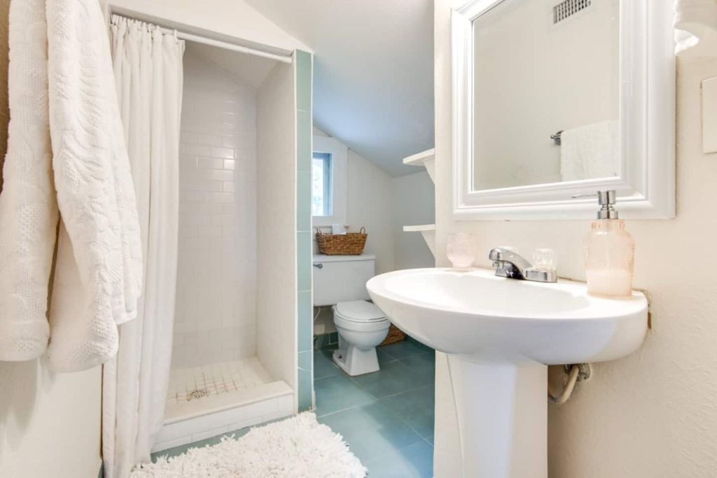 Photo of Bathroom in Dixieland