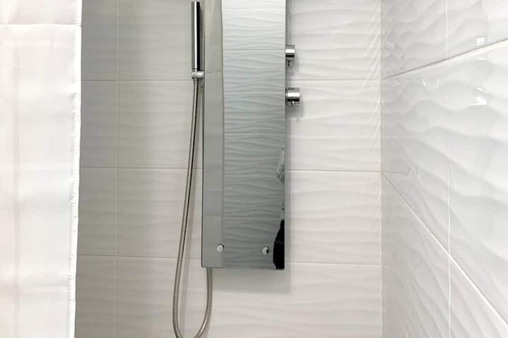 Photo of Bathroom in Le Blanc-Mesnil