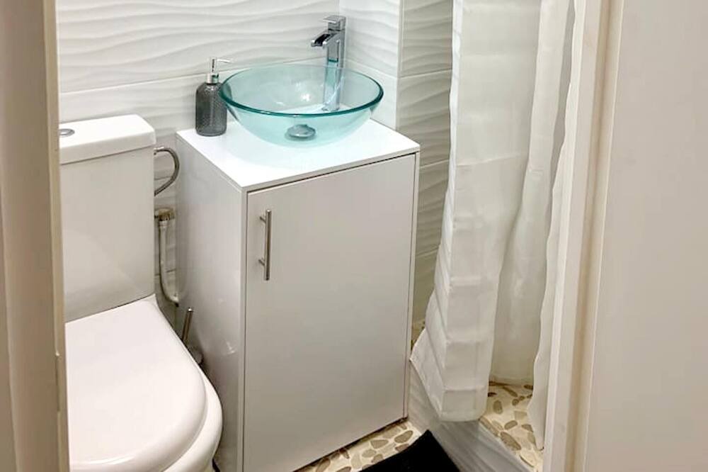 Photo of Bathroom in Le Blanc-Mesnil