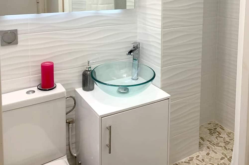 Photo of Bathroom in Le Blanc-Mesnil