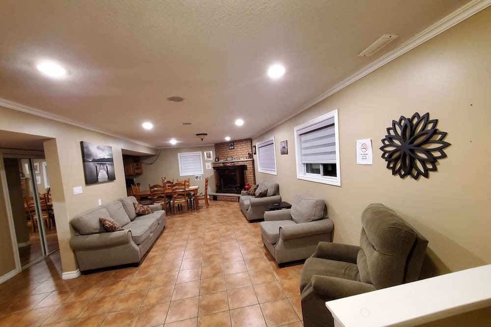 Photo of Livingroom in Tiny