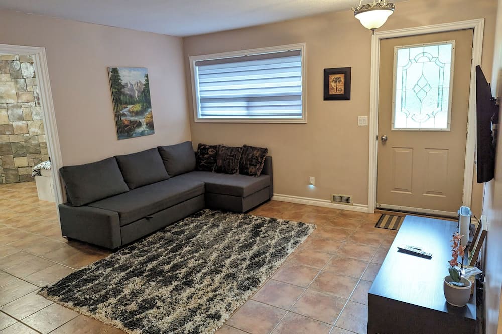 Photo of Livingroom in Tiny
