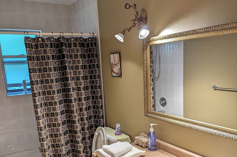 Photo of Bathroom in Tiny