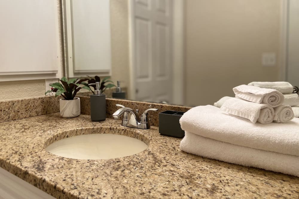 Photo of Bathroom in Oak Ridge