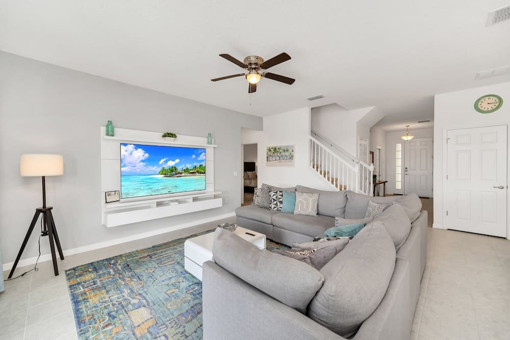 Photo of Livingroom in Davenport