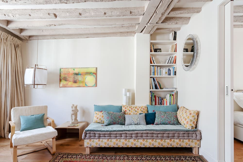 Photo of Livingroom in 5th Arrondissement