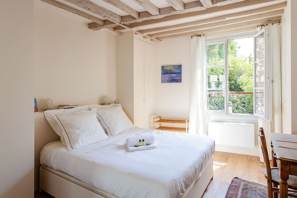 Photo of Bedroom in 5th Arrondissement