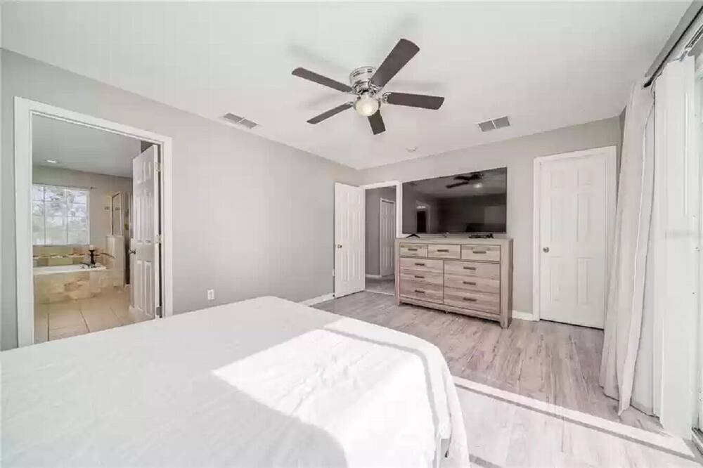 Photo of Bedroom in Lake Wilson Preserve