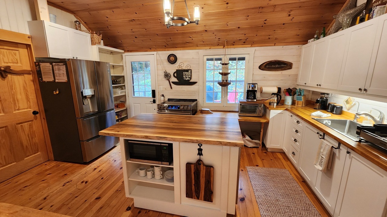 Photo of Kitchen in Georgian Bay